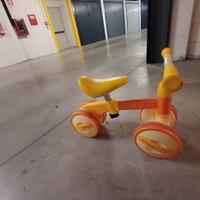 triciclo senza pedali