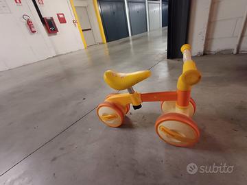 triciclo senza pedali