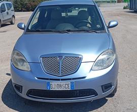 Lancia y