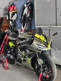 R6 settata, solo pista 