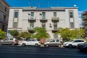 RAPISARDI -Ristrutturato -Vani 6+Cantina- Investim