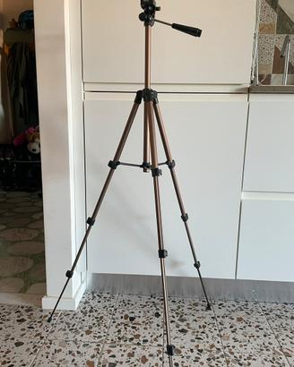 Treppiede per proiettore