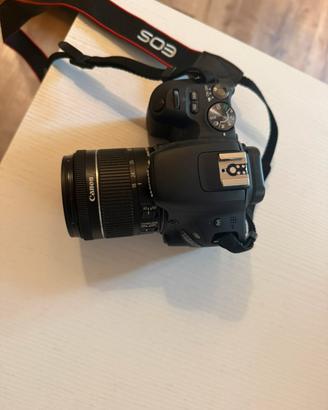 Canon EOS 200 D + 18-55 mm lens like new kit
