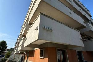 Locale commerciale artigianale uffici - Fermo