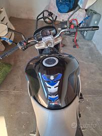 Suzuki gsr 600