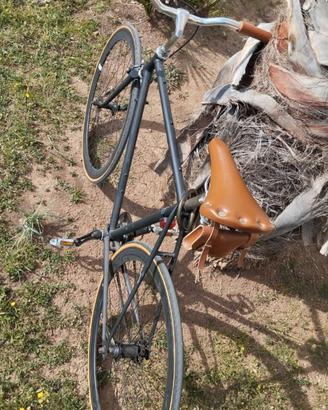 telaio bianchi anni '70 restaurata 