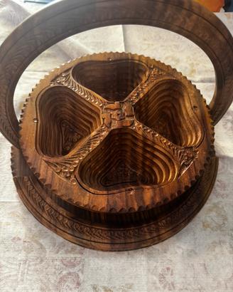 Cestino artigianale in legno intagliato richiudibi