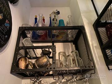 Portabottiglie e bicchieri