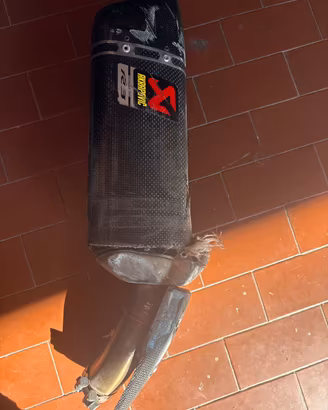 terminale akra carbonio