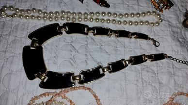 Ricco Lotto / Stock di Bigiotteria Vintage e Retro