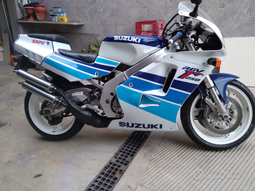 Suzuki rgv r