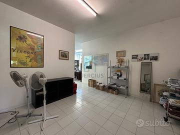 Negozio a Caldiero (VR)