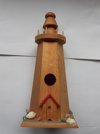 Faro in legno decorato a mano