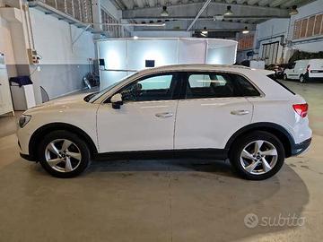 AUDI Q3 35 TDI quattro S tronic Business Advanced