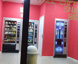 Attività commerciale h24 caffè snack bevand