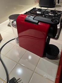 ☕ Nespresso Essenza Mini Rossa – 60€