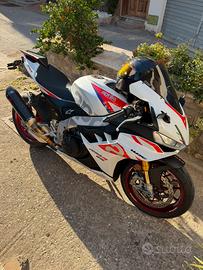 Aprilia rsv4 Factory 1100