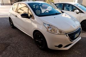 Peugeot 208 - 2013