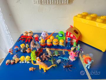 Lotto 48 Giocattoli Vari + Contenitore Lego