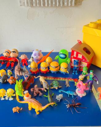 Lotto 48 Giocattoli Vari + Contenitore Lego