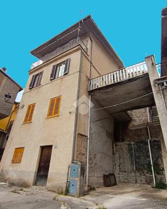 2 LOCALI A PIGLIO