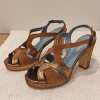 Sandalo tacco alto color ottone e marrone