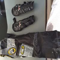 Pantaloni e gomitiere