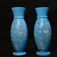 Coppia vasi opaline azzurre vintage decoro uccelli