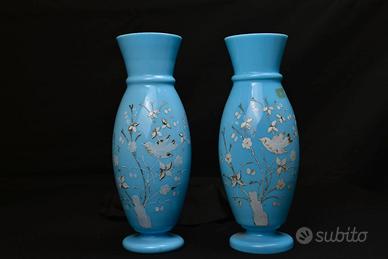 Coppia vasi opaline azzurre vintage decoro uccelli