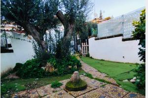 Villino con piscina condominiale e posto auto