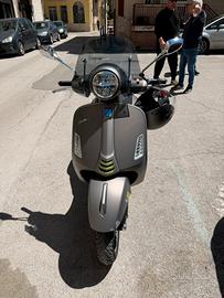 Vespa 300 S