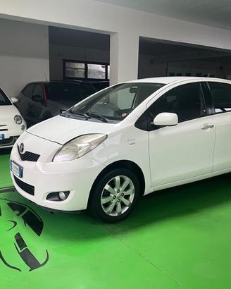 Toyota Yaris 1.0 5 porte