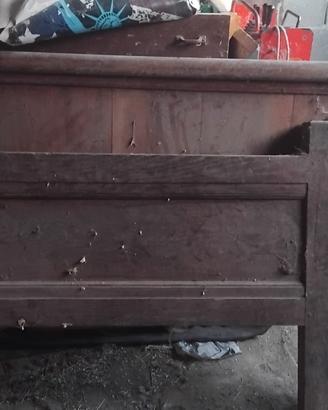 letti antichi in legno