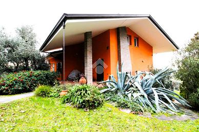 VILLA SINGOLA A LONGIANO