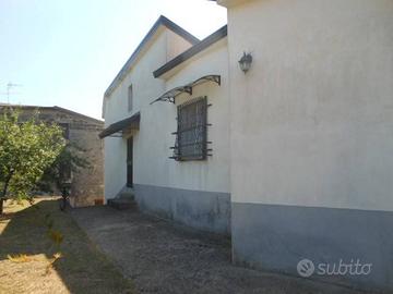 Casa indipendente di 200 m² con più di 5 locali e 
