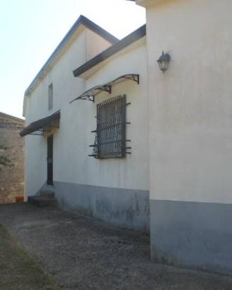 Casa indipendente di 200 m² con più di 5 locali e 