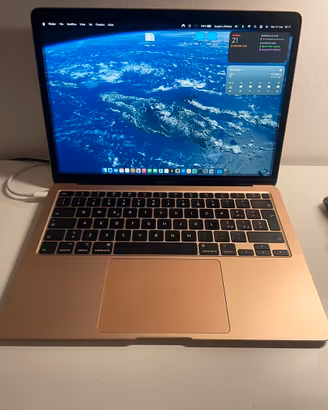 MacBook Air 13” 2020 (Retina) – INTEL i7 , 8GB RAM
