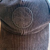 Cappello in velluto Stone Island