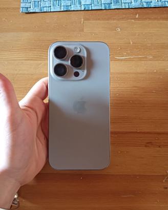iPhone 15 pro 256gb Titanio