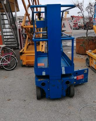 piattaforma aerea semovente verticale UP RIGHT TM1