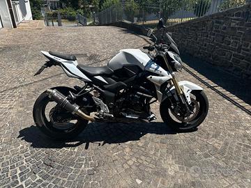 Suzuki GSR750
