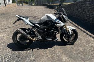 Suzuki GSR750