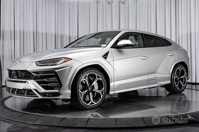 Lamborghini Urus 4.0 S NOLEGGIO LUNGO TERMINE - LE