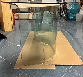 Tavolo ovale in vetro