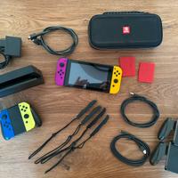 Nintendo Switch con 4 Joy Con e custodia