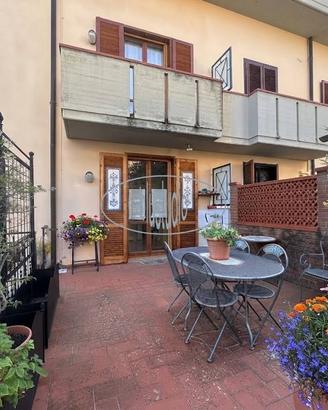 Villa di 185 m² con più di 5 locali e box auto a C
