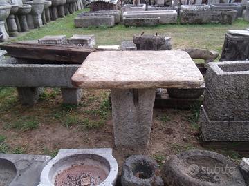 Tavolo da giardino antico