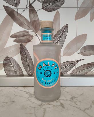 bottiglia vuota di gin 