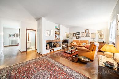 VILLA SINGOLA A VEZZANO SUL CROSTOLO