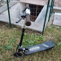 Monopattino elettrico ricaricabile 